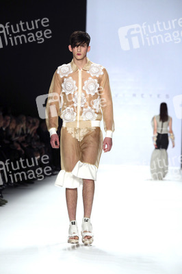 Xavi Reyes presented by Mercedes-Benz & Elle Fashion Show auf der Mercedes-Benz Fashion Week Autumn/Winter 2016 in Berlin