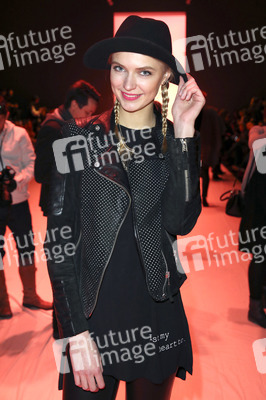 Emre Erdemoglu Fashion Show auf der Mercedes-Benz Fashion Week Autumn/Winter 2016 in Berlin