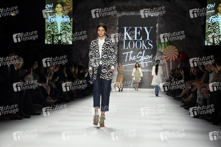 Key Looks Fashion Show auf der Mercedes-Benz Fashion Week Autumn/Winter 2016 in Berlin