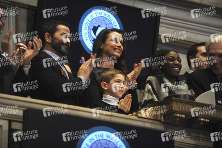 Bridget Moynahan äutet die NYSE Closing Bell in New York