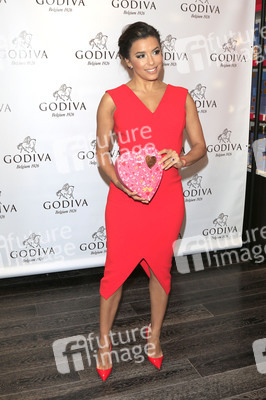 Eva Longoria präsentiert Valentinstag-Geschenke