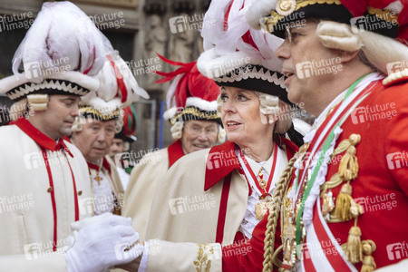 Henriette Reker und die Roten Funken in Köln