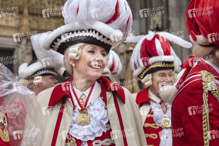 Henriette Reker und die Roten Funken in Köln