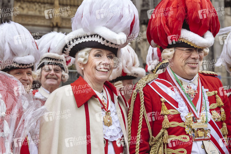 Henriette Reker und die Roten Funken in Köln