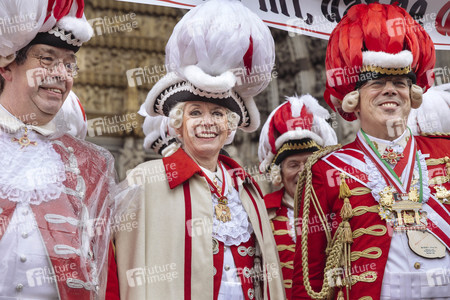 Henriette Reker und die Roten Funken in Köln