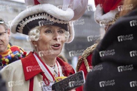 Henriette Reker und die Roten Funken in Köln