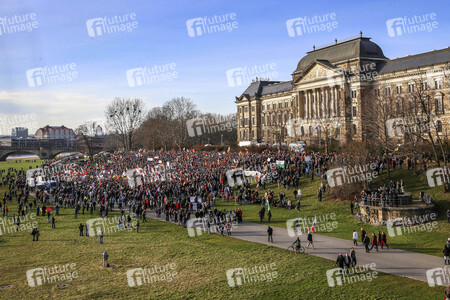Pegida Großkundgebung in Dresden