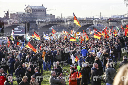 Pegida Großkundgebung in Dresden