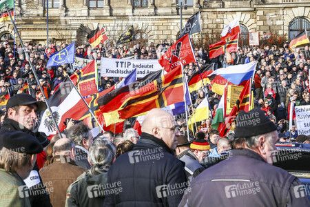 Pegida Großkundgebung in Dresden