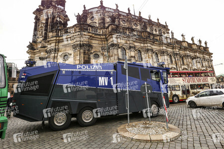 Gegendemonstration zu Pegida in Dresden