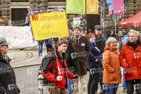 Gegendemonstration zu Pegida in Dresden