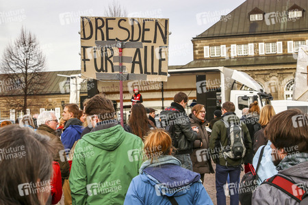 Gegendemonstration zu Pegida in Dresden