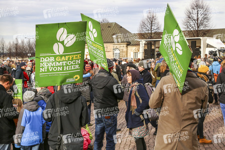 Gegendemonstration zu Pegida in Dresden