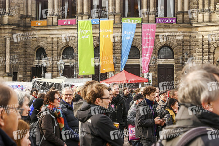 Gegendemonstration zu Pegida in Dresden