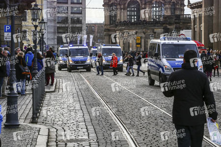 Gegendemonstration zu Pegida in Dresden