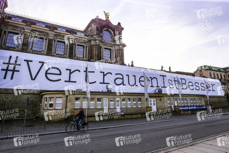 Gegendemonstration zu Pegida in Dresden