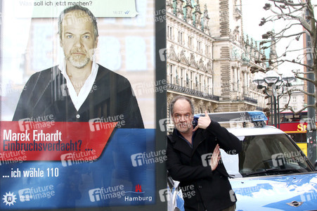 Plakatkampagne der Polizei mit Marek Erhardt in Hamburg