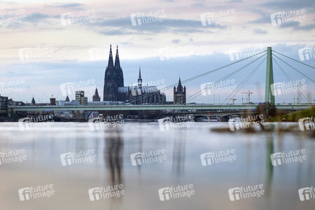 Hochwasser am Rhein in Köln
