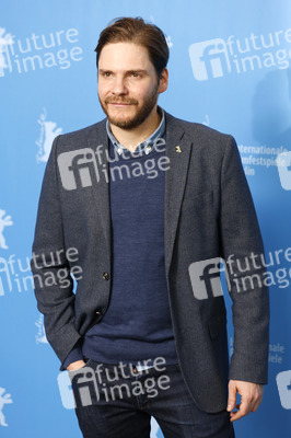 'Alone In Berlin / Jeder stirbt für sich allein' Photocall, Berlinale 2016
