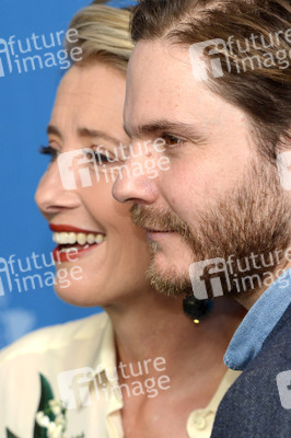 'Alone In Berlin / Jeder stirbt für sich allein' Photocall, Berlinale 2016