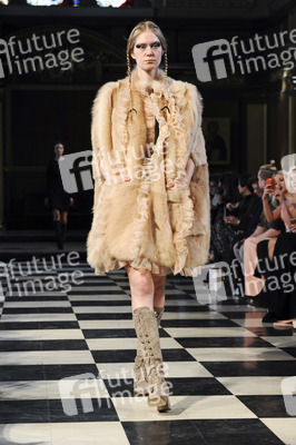 Bora Aksu Fashion Show, London Fashion Week AW16