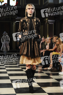 Bora Aksu Fashion Show, London Fashion Week AW16