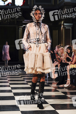 Bora Aksu Fashion Show, London Fashion Week AW16