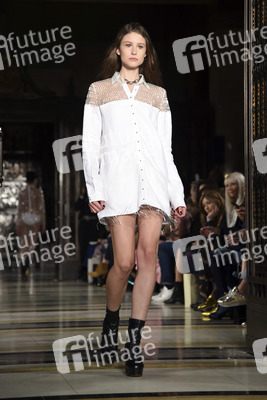 Felder Felder Fashion Show, London Fashion Week AW16
