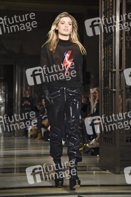 Felder Felder Fashion Show, London Fashion Week AW16