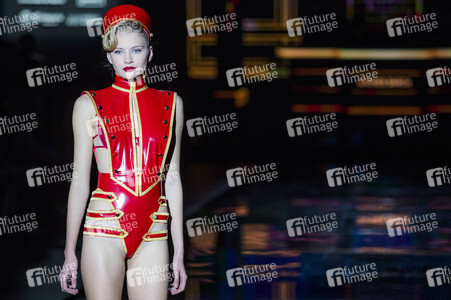 Andres Sarda Fashion Show, Mercedes-Benz Fashion Week Madrid AW16