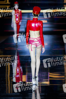 Andres Sarda Fashion Show, Mercedes-Benz Fashion Week Madrid AW16