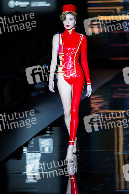 Andres Sarda Fashion Show, Mercedes-Benz Fashion Week Madrid AW16