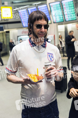 Sacha Baron Cohen bei seiner Ankunft in Berlin-Tegel