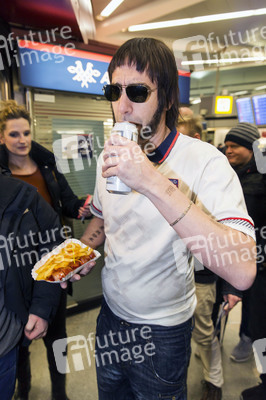 Sacha Baron Cohen bei seiner Ankunft in Berlin-Tegel
