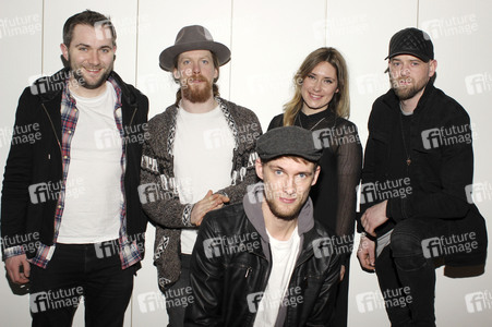 Walking on Cars bei Radio Hamburg