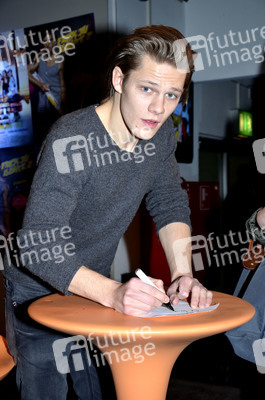 Autogrammstunde mit Max von der Groeben in München