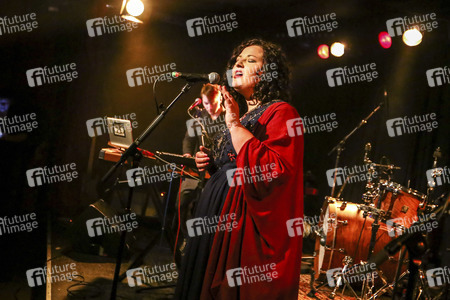 Konzert von Anna Naklab in Dresden