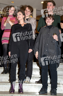 Theaterpremiere 'Die Glasmenagerie' in Berlin