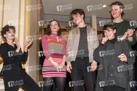 Theaterpremiere 'Die Glasmenagerie' in Berlin