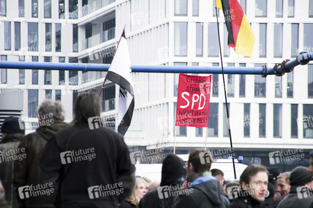 Demo von Neonazis, Hooligans, BRD GmbHlern, usw.