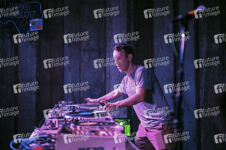 RJD2 live in Austin