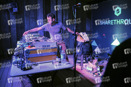 RJD2 live in Austin