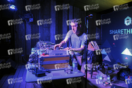 RJD2 live in Austin