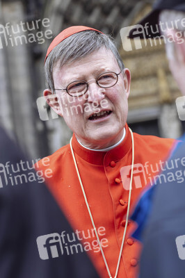 Pontifikalamt am Palmsonntag Zeremonie im Kölner Dom