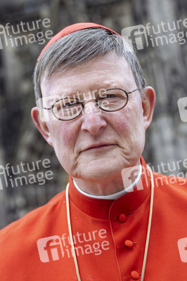 Pontifikalamt am Palmsonntag Zeremonie im Kölner Dom