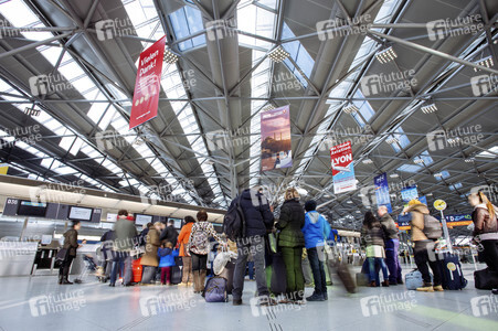 Flugpassagiere am Köln Bonn Airport