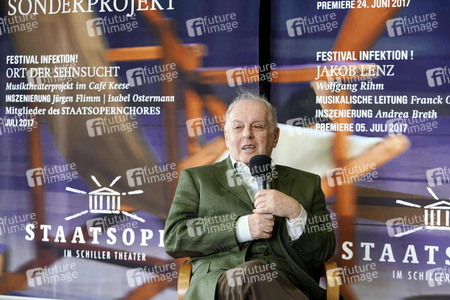 Jahrespressekonferenz in der Staatsoper im Schiller Theater in Berlin