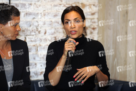 Rosario Dawson Wahlkampagne für Bernie Sanders in New York
