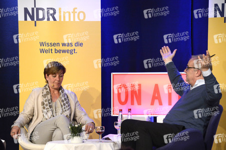 Talksendung 'Frauengeschichten' in Neustadt
