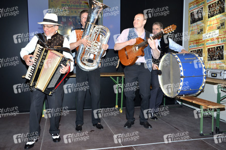 Showcase mit den CubaBoarischen in München